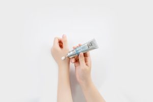 身体乳可以当护手霜吗：看成分与使用场景
